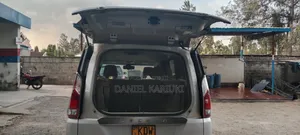 Nissan Serena 2018 Silver