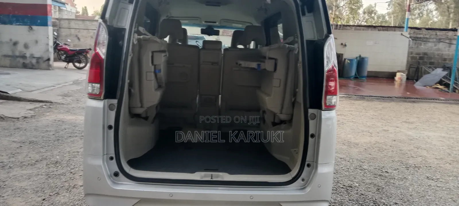 Nissan Serena 2018 Silver