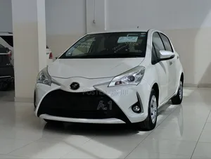 Toyota Vitz 2019 Off white