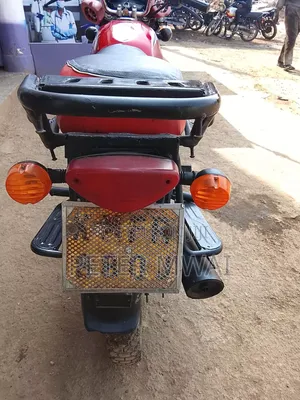 Bajaj Boxer 150 UG 2023 Red