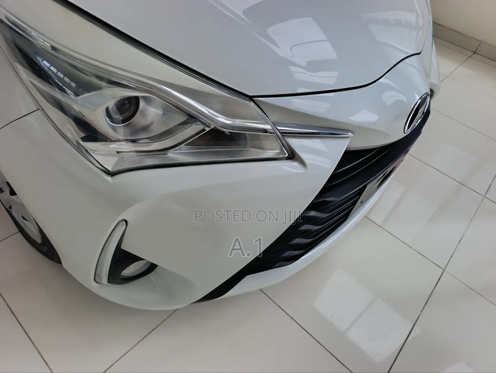 Toyota Vitz 2019 Off white