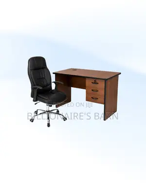 Compact 1m Desk and C35 Executive Leather Chair for Workday Focus