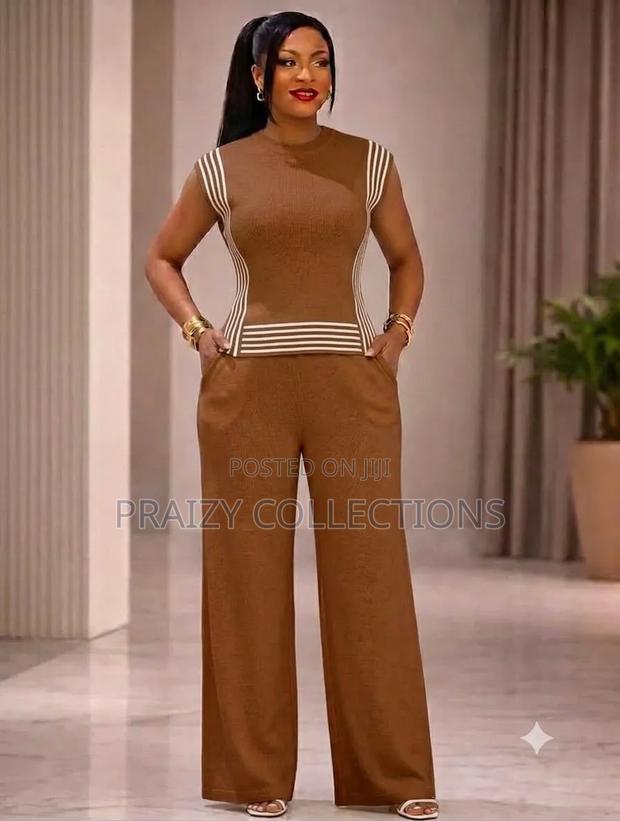 Premium Ladies' Uzi Set Elegant. Comfortable. Timeless. - thumbnail 3
