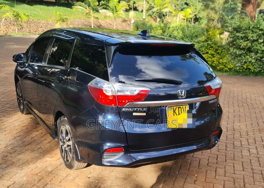 Honda Fit Shuttle 2018 Blue