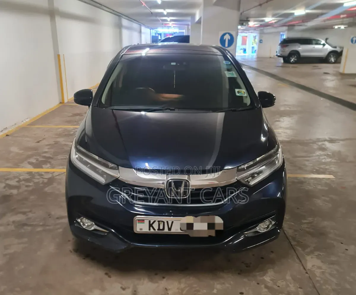 Honda Fit Shuttle 2018 Blue
