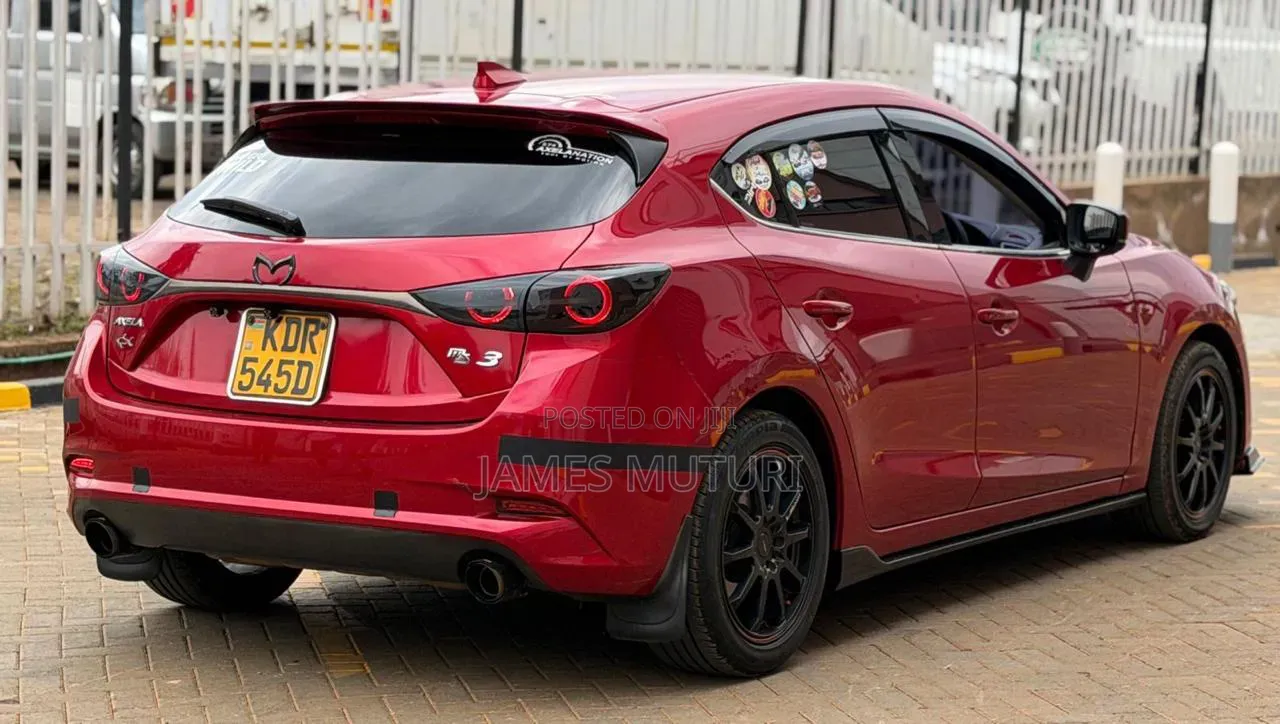 Mazda Axela 2017 Red