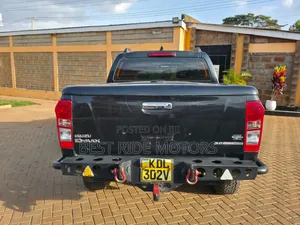 Isuzu D-MAX 2015 Black