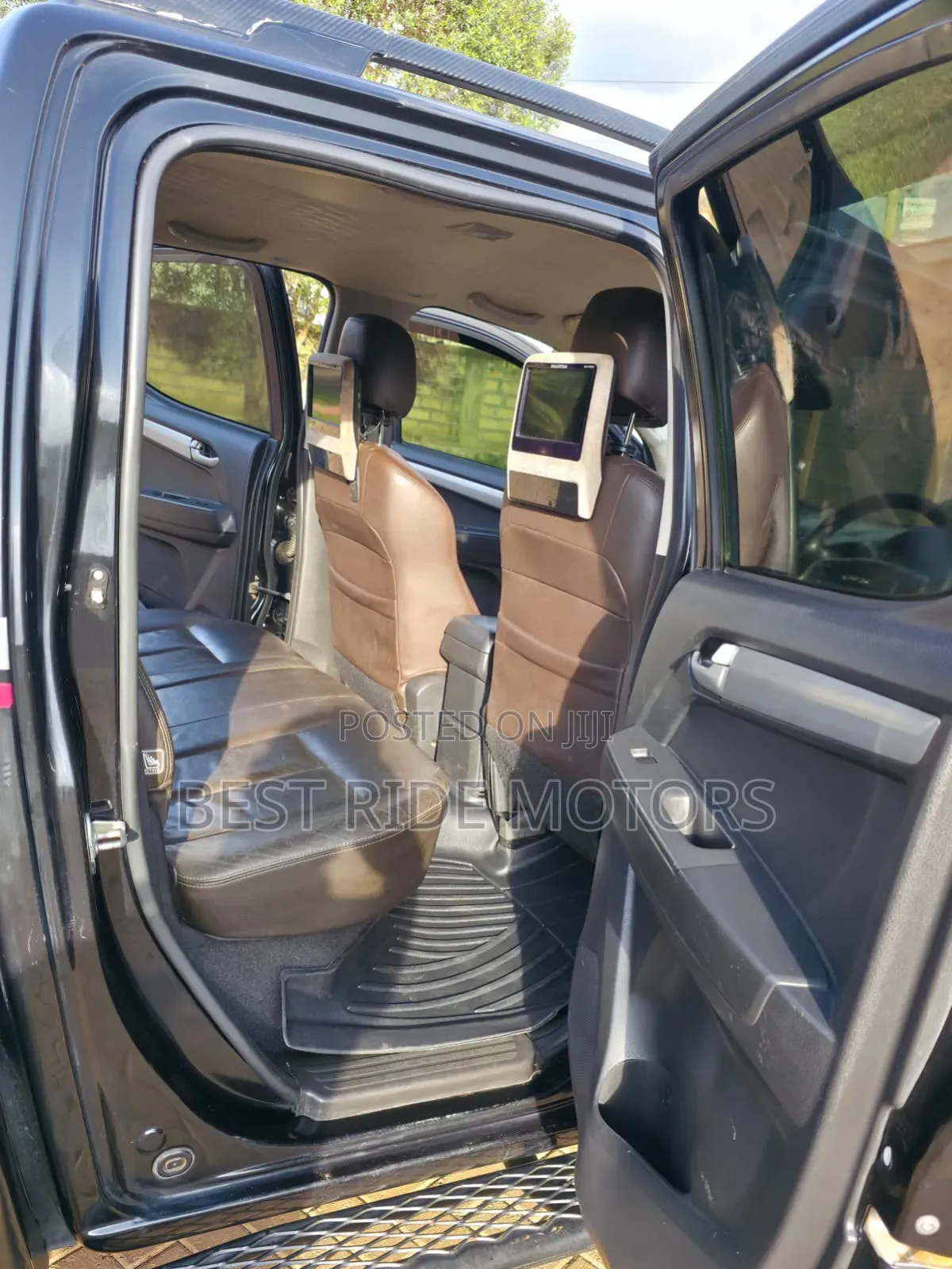 Isuzu D-MAX 2015 Black