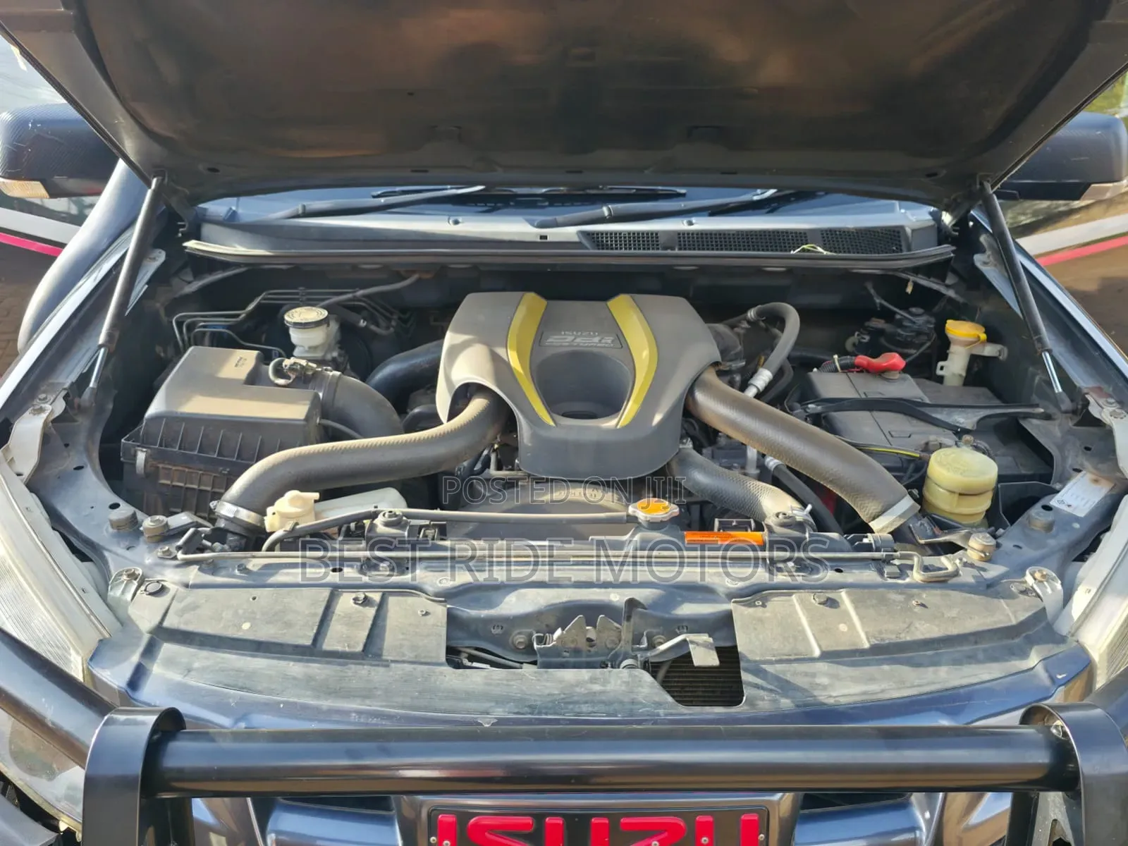 Isuzu D-MAX 2015 Black