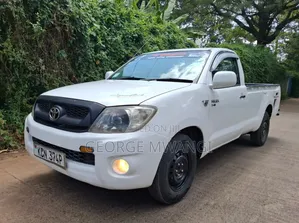Toyota Hilux 2011 White