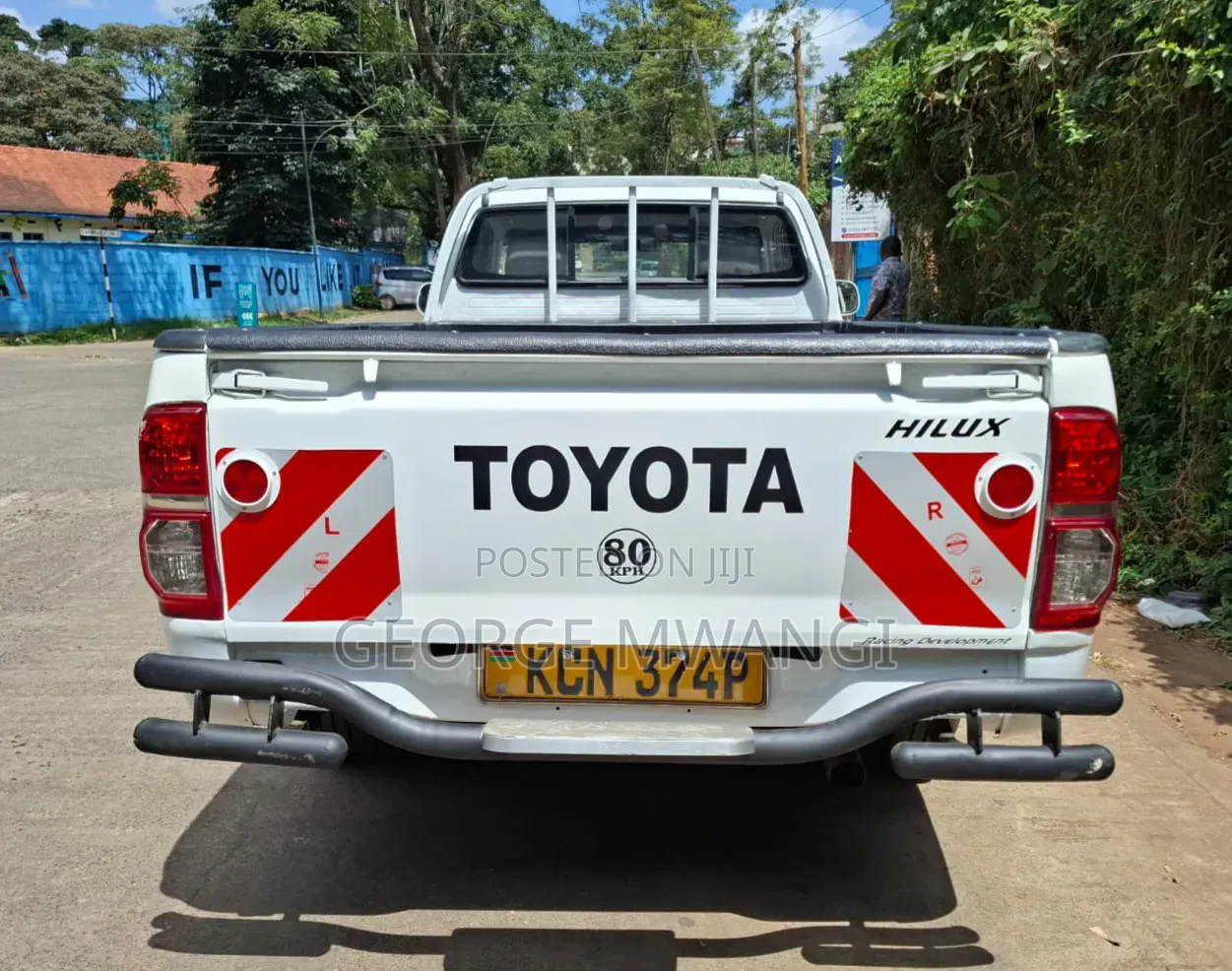 Toyota Hilux 2011 White