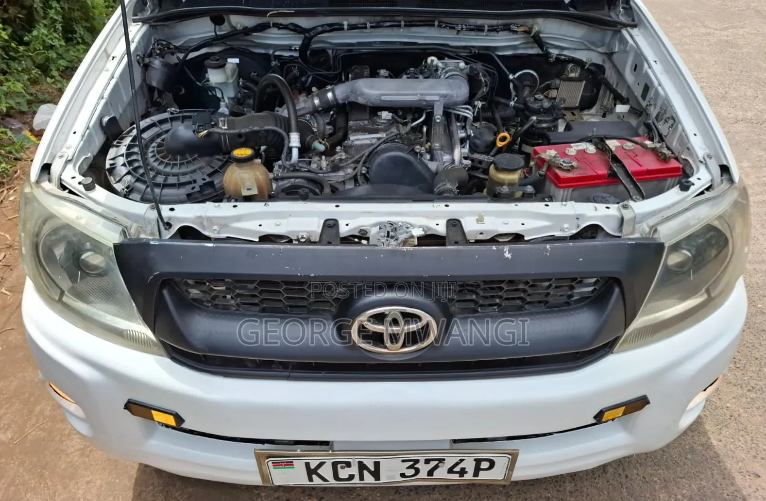 Toyota Hilux 2011 White
