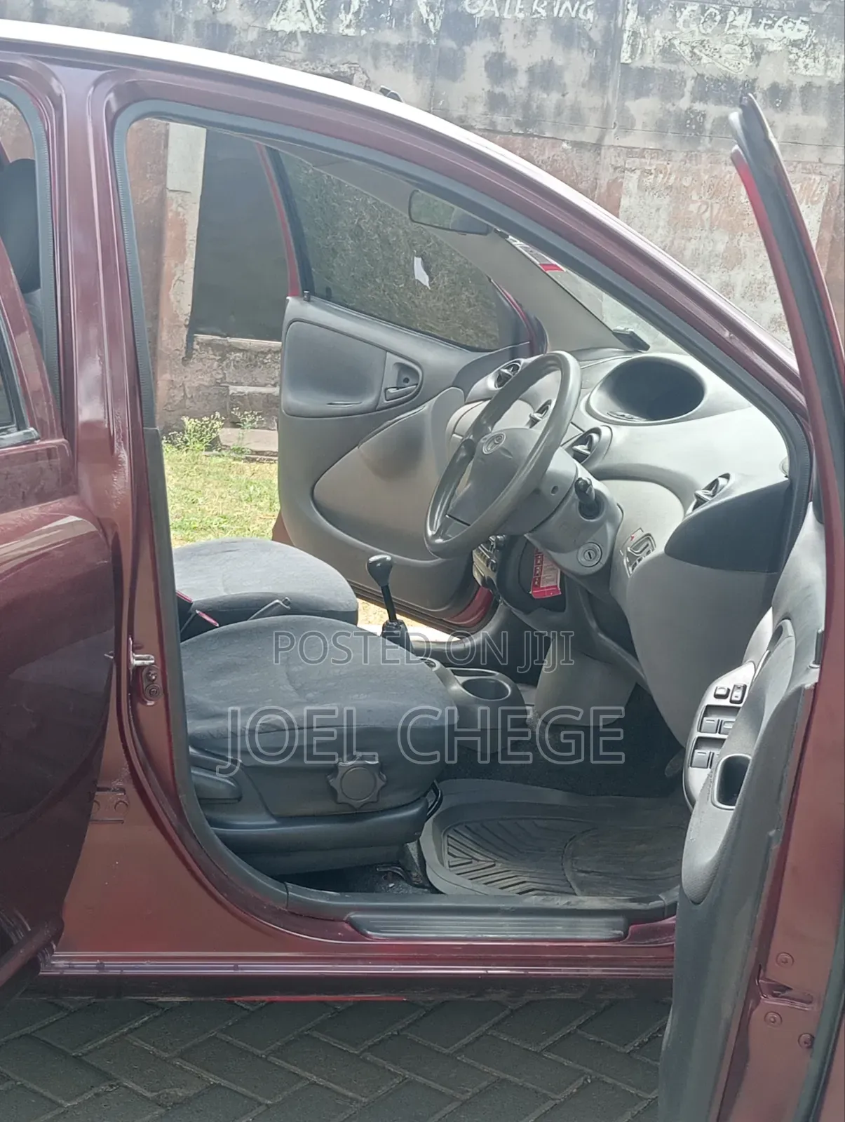 Toyota Vitz 2001 Maroon