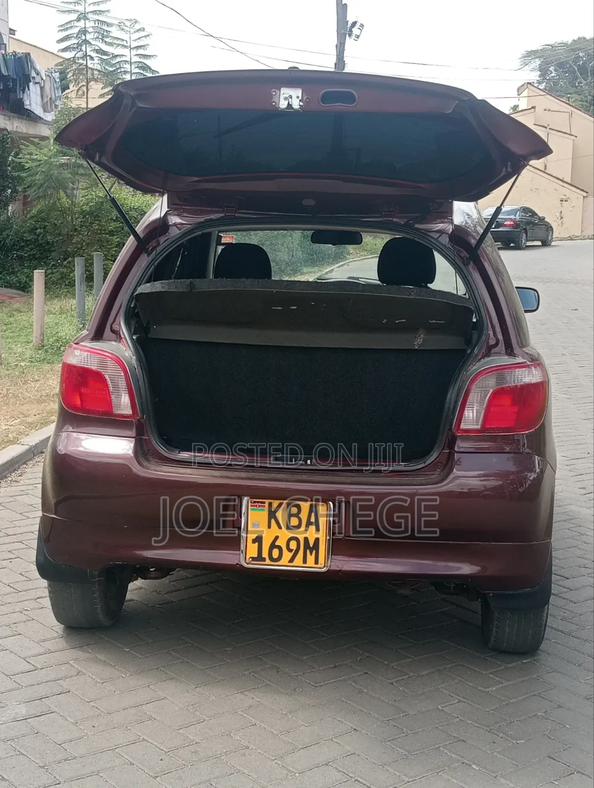 Toyota Vitz 2001 Maroon