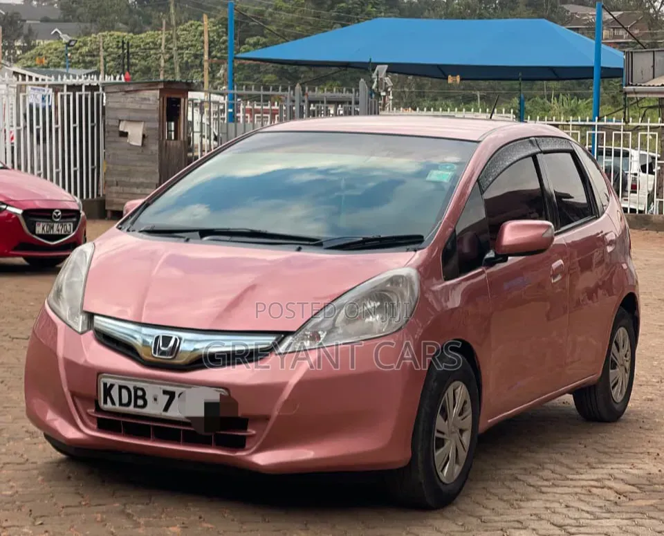 Honda Fit 2013 Pink