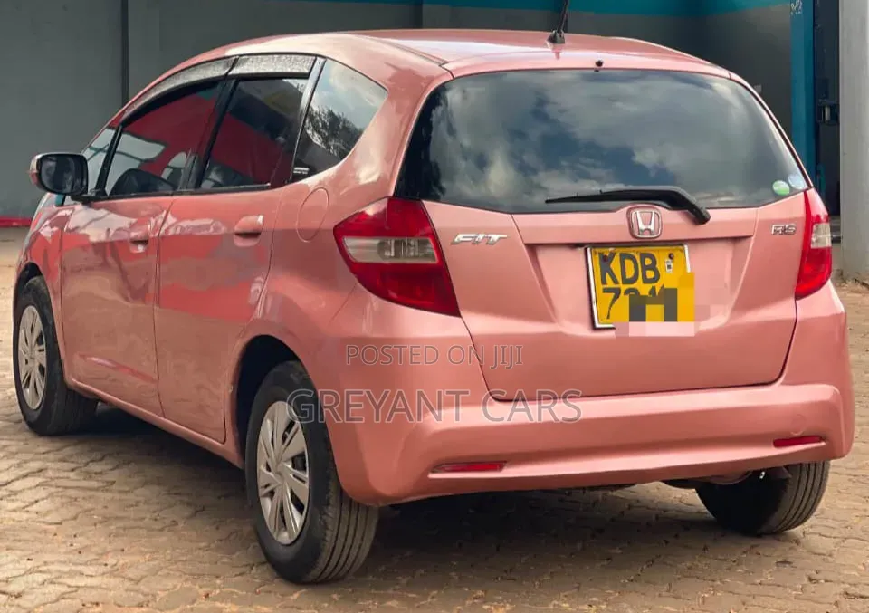 Honda Fit 2013 Pink
