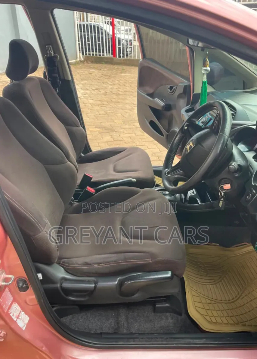 Honda Fit 2013 Pink