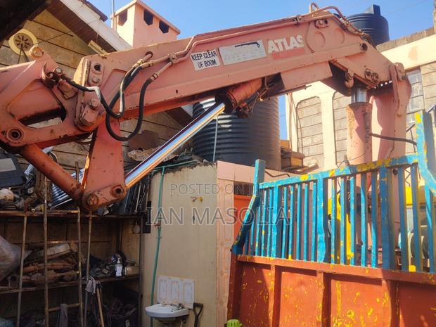 Towing Crane