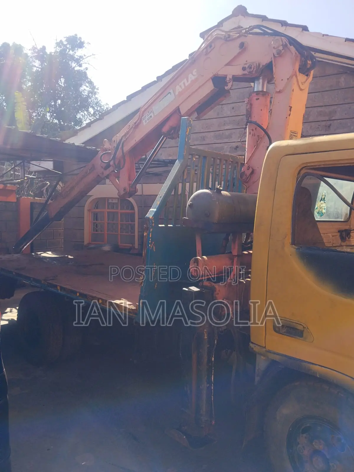 Towing Crane
