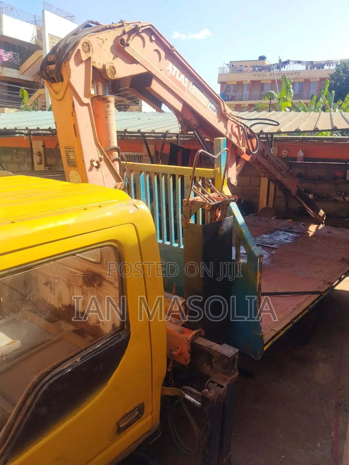 Towing Crane