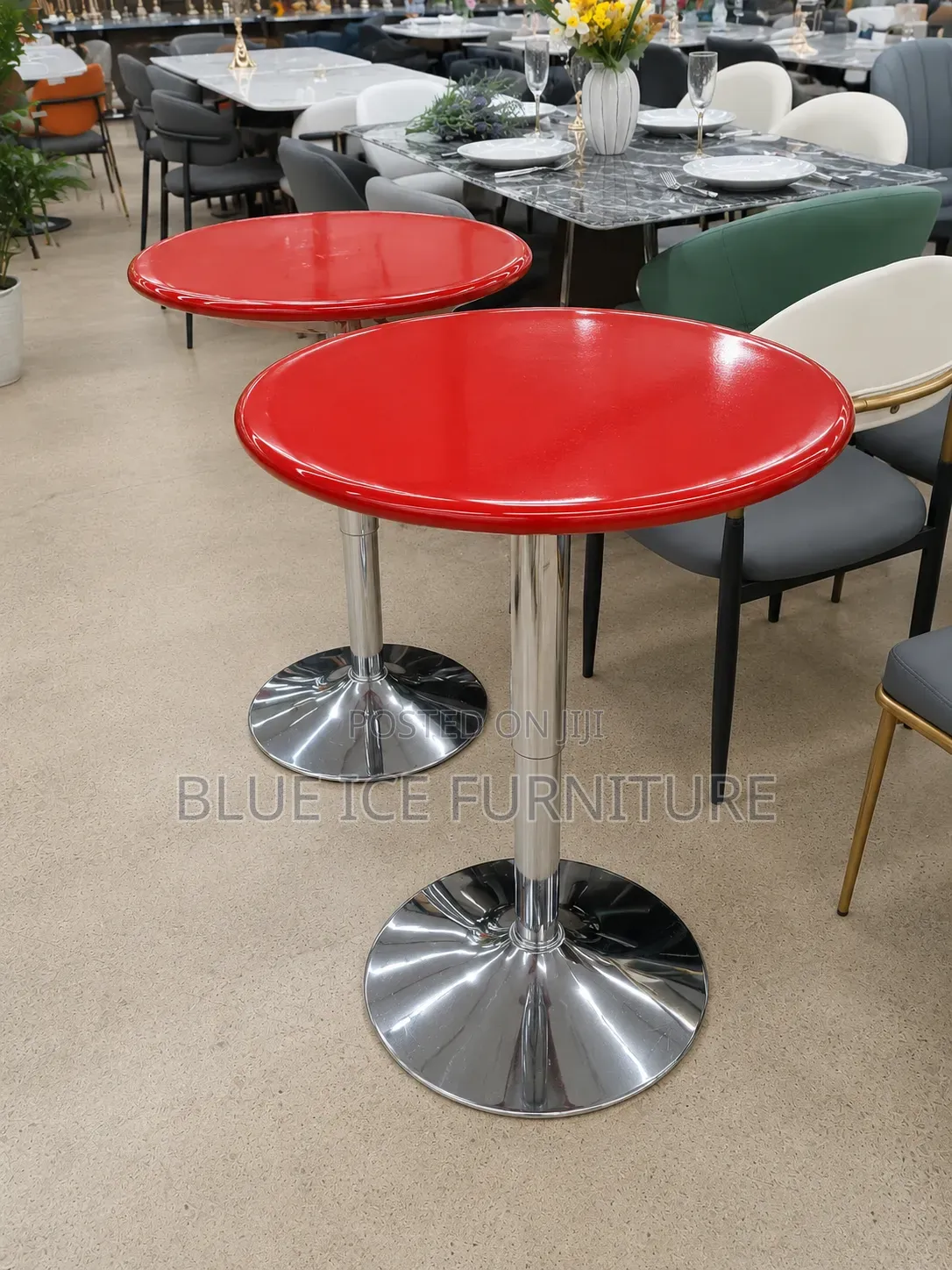 Adjustable Height Dining Table