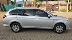 Toyota Corolla Fielder 2015 Silver
