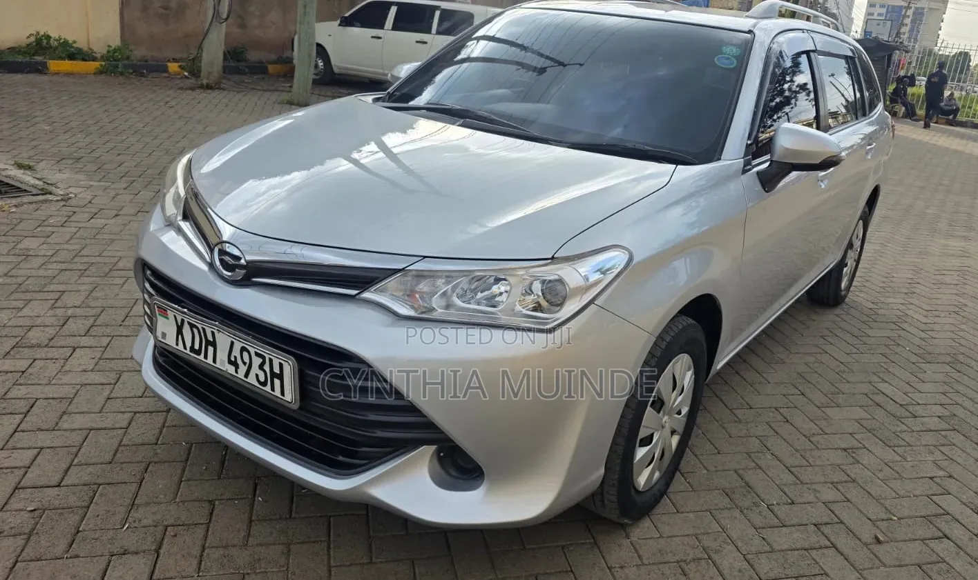 Toyota Corolla Fielder 2015 Silver