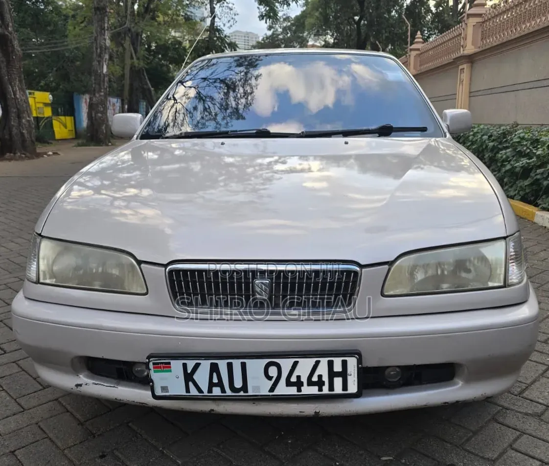 Toyota Sprinter 2000 Silver