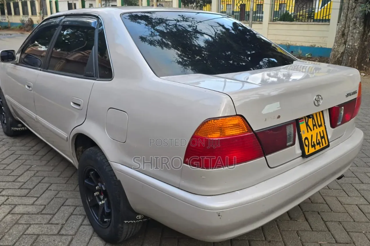 Toyota Sprinter 2000 Silver