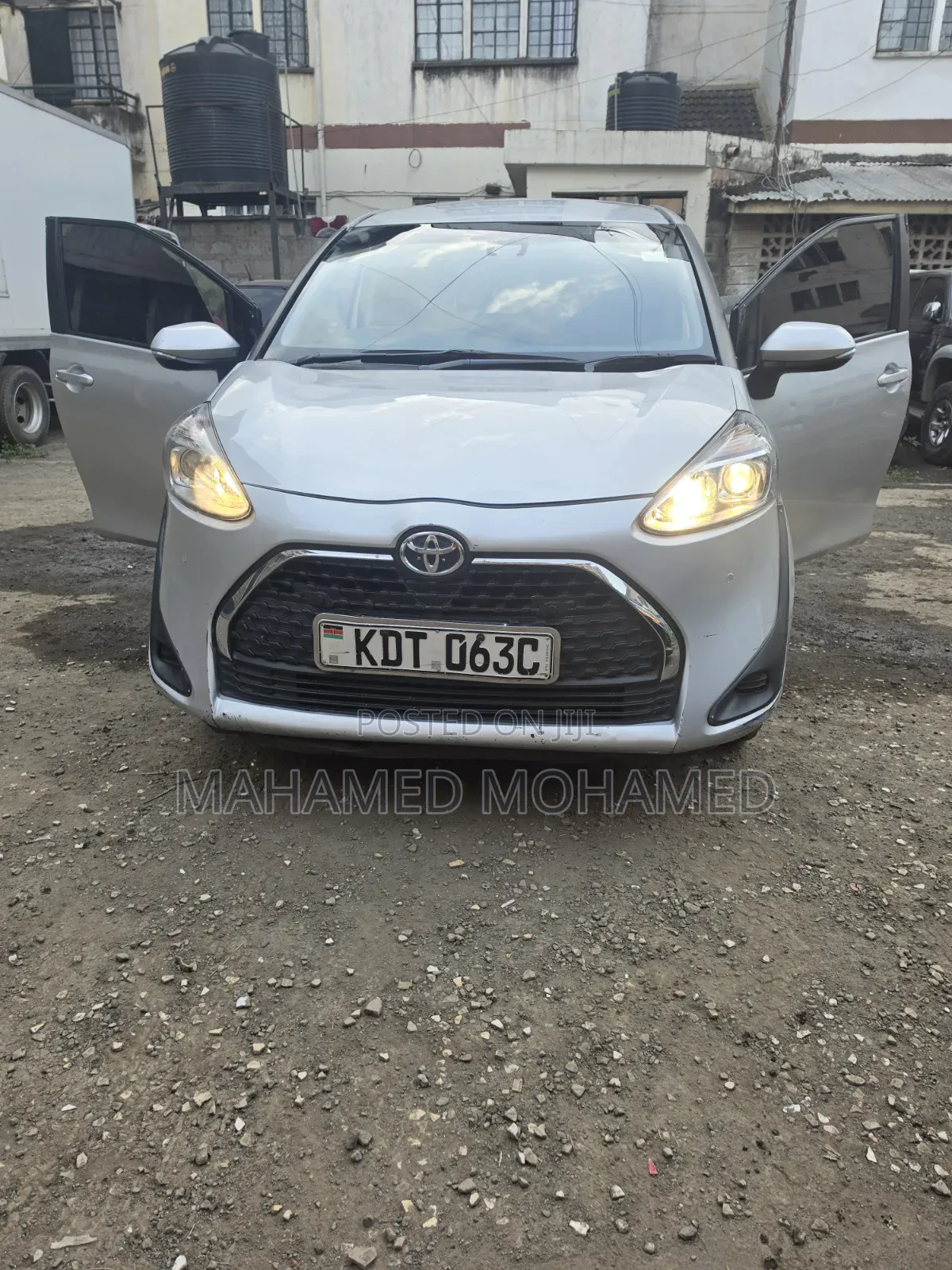 Toyota Sienta 2019 Silver