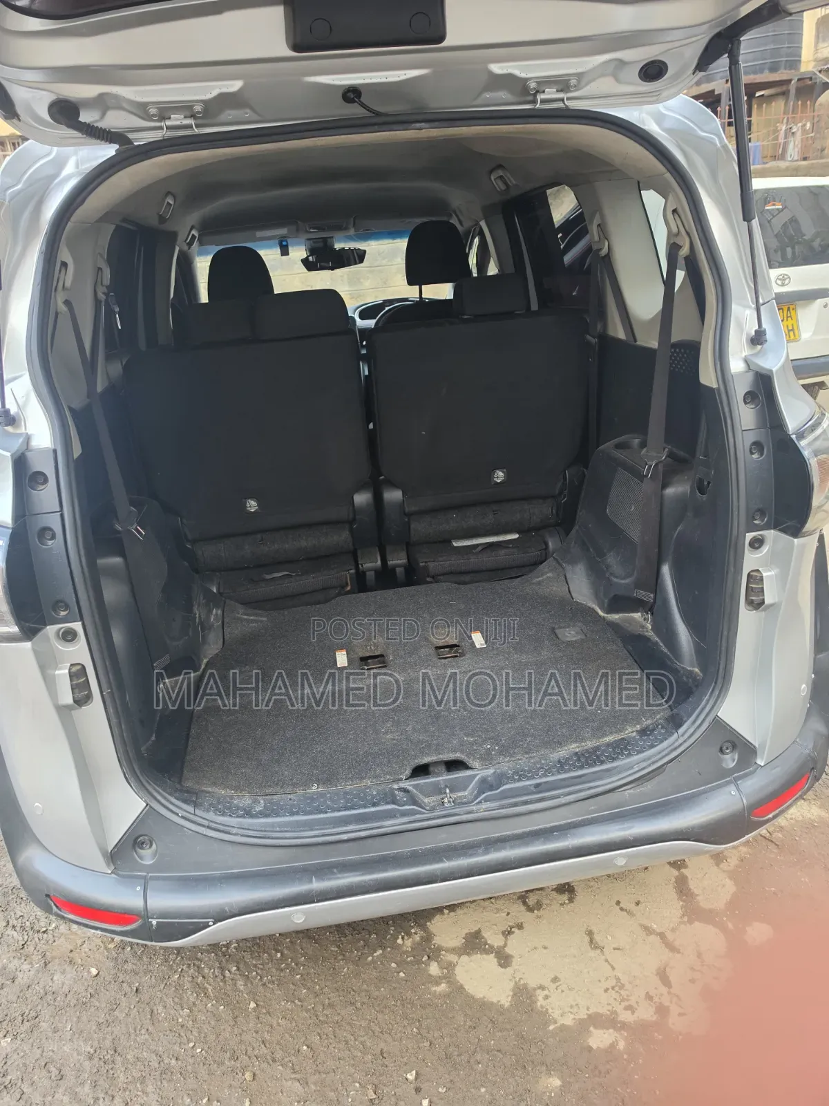 Toyota Sienta 2019 Silver