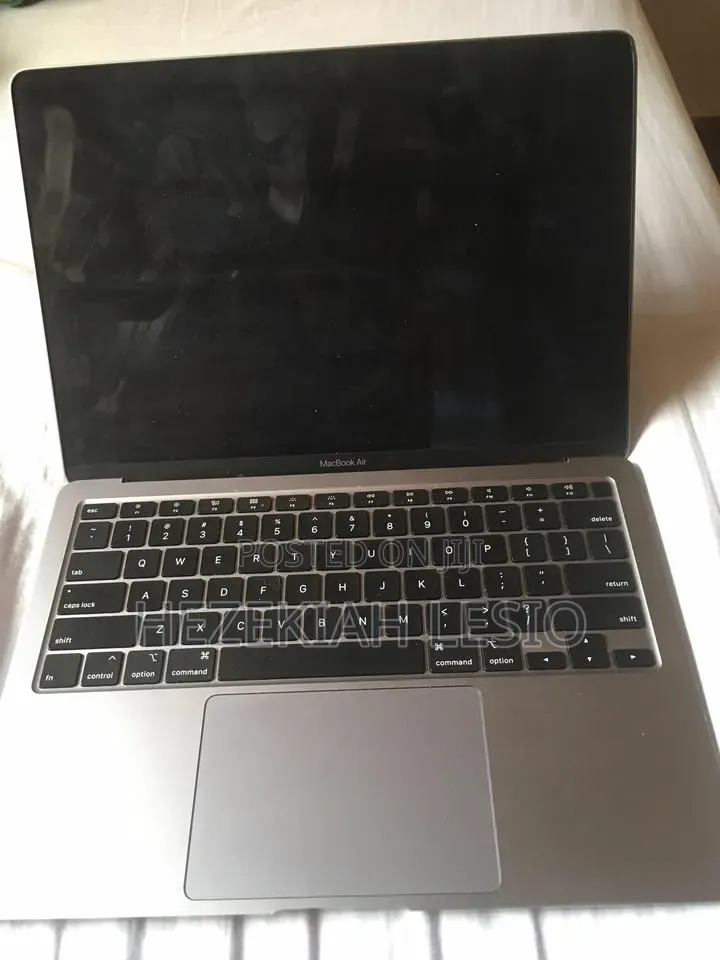 Laptop Apple MacBook 2020 8GB Intel Core 3 SSD 512GB