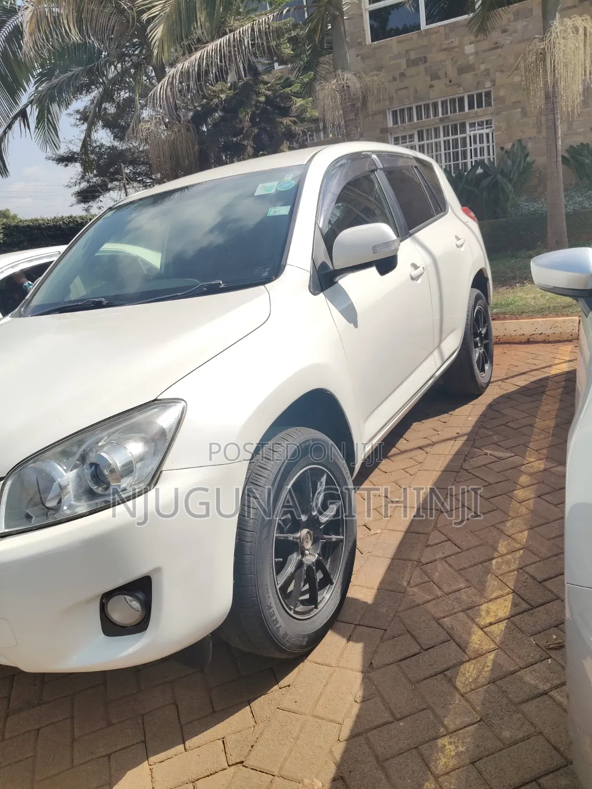 Toyota RAV4 2011 White