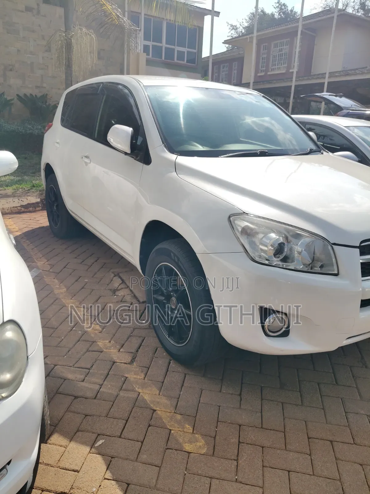 Toyota RAV4 2011 White