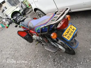 Bajaj Boxer 150 UG 2025 Red