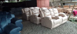 Semi-Ricliner 7 Seater(3-2-1-1)Design