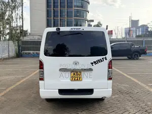 Toyota HiAce 2016 White