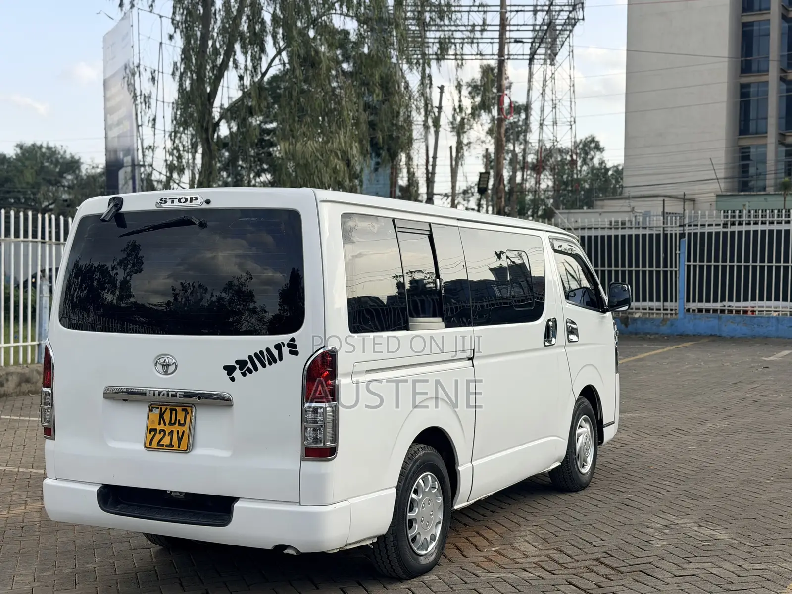 Toyota HiAce 2016 White