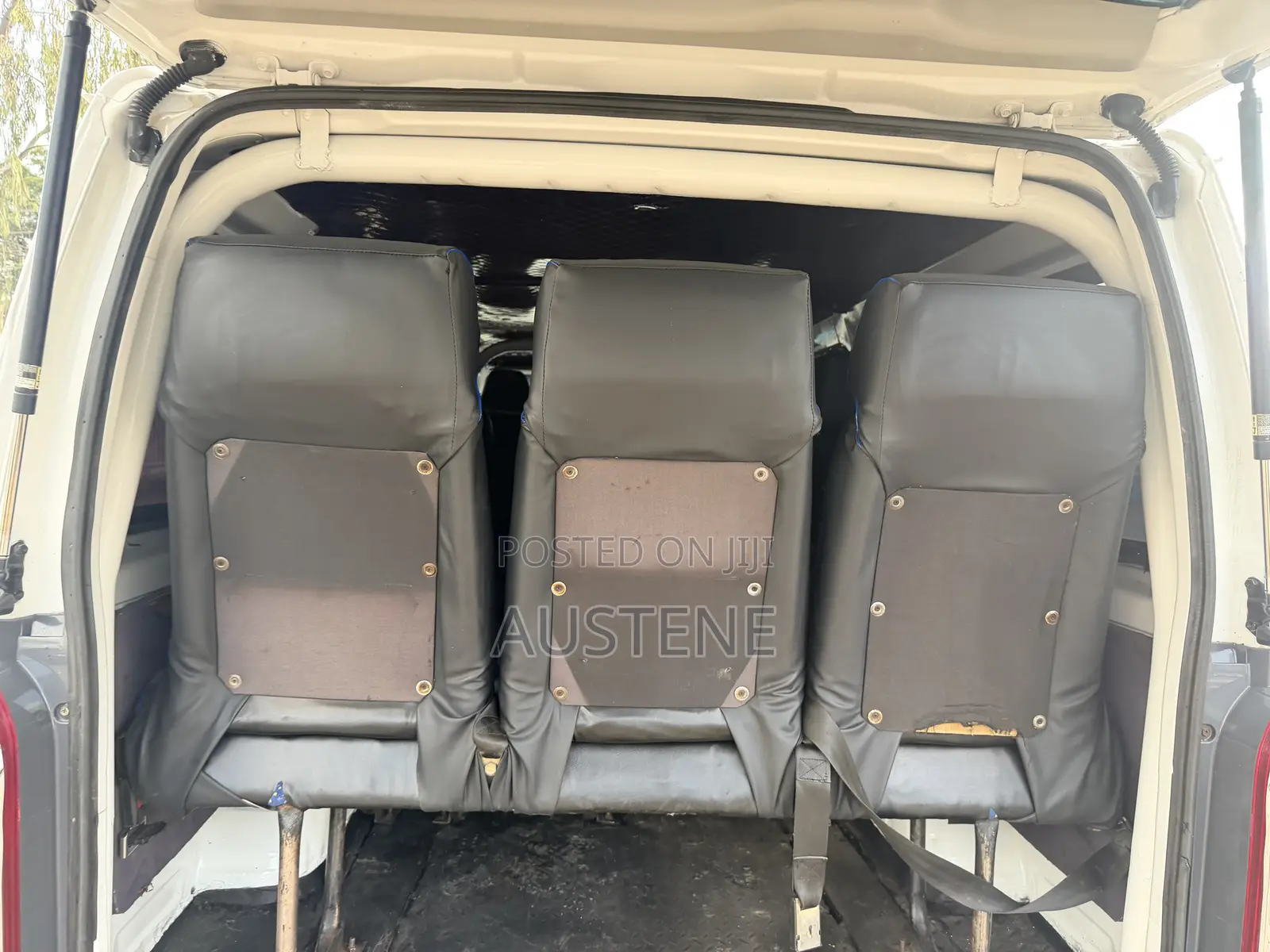 Toyota HiAce 2016 White