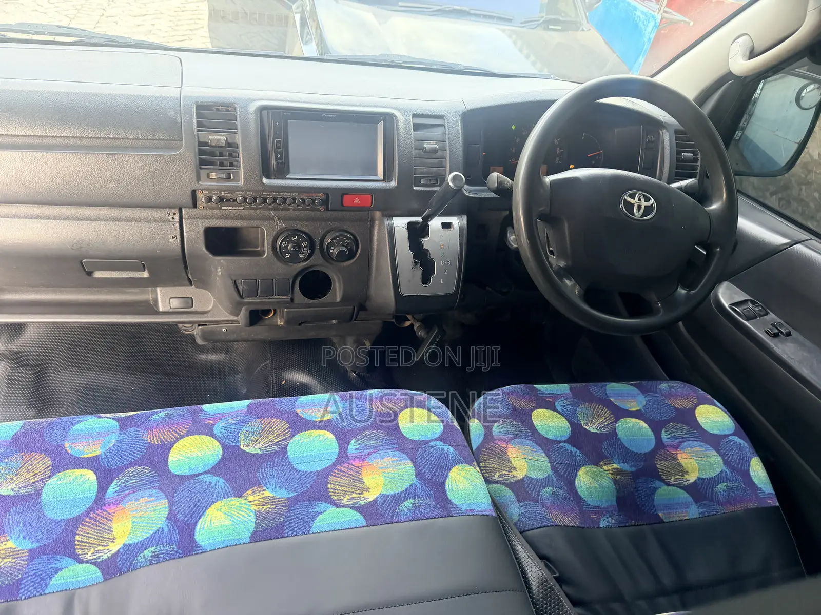 Toyota HiAce 2016 White
