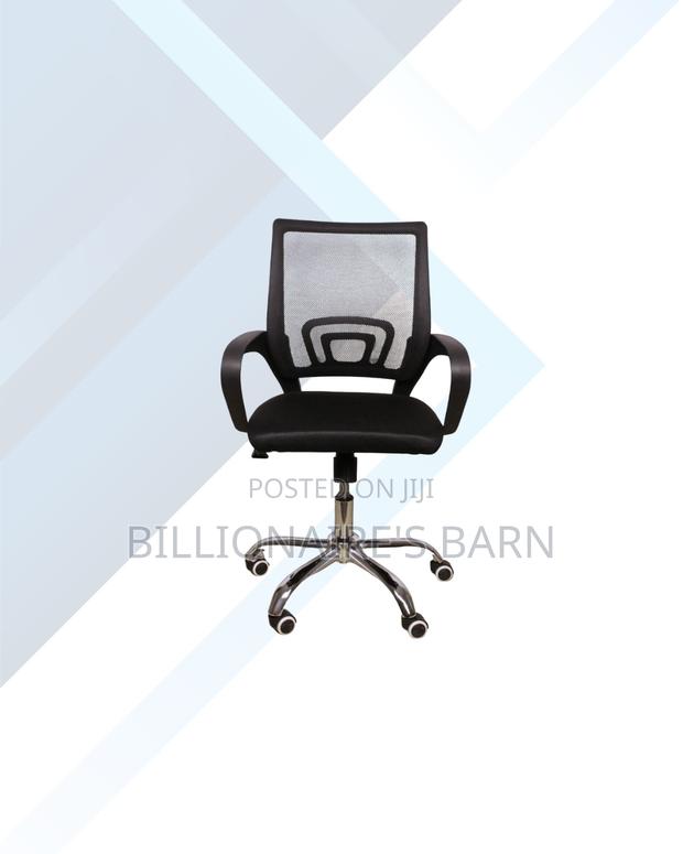 Secretarial Mesh Chair Ergonomic Design for Focused Work Sessions