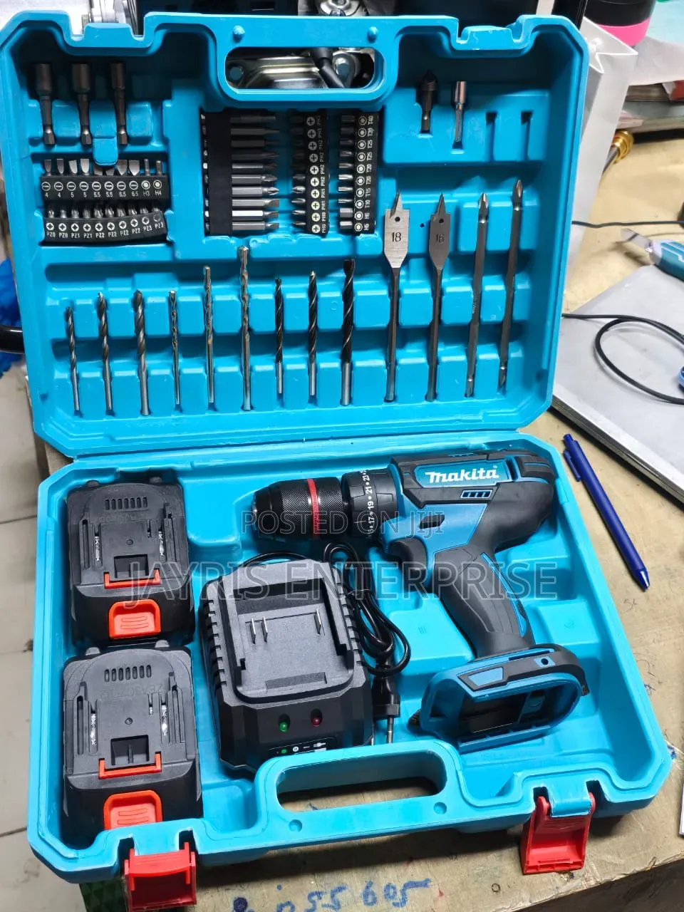 Makita 88v Cordless Toolkit 2 Batteries*