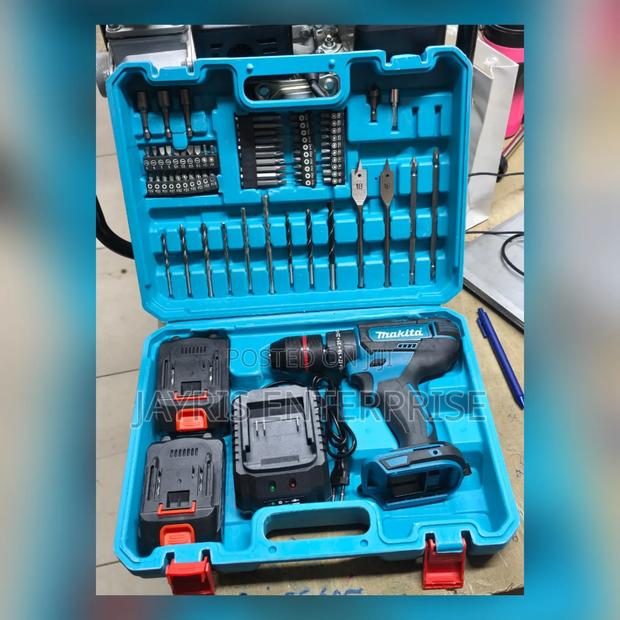 Makita 88v Cordless Toolkit 2 Batteries Rechargeable