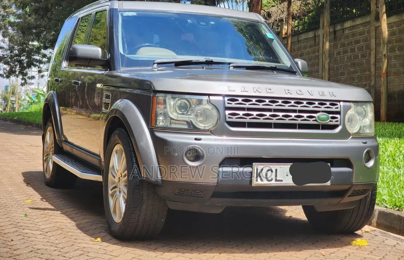 Land Rover Discovery 2010 Gray
