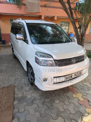 Toyota Voxy 2007 Pearl