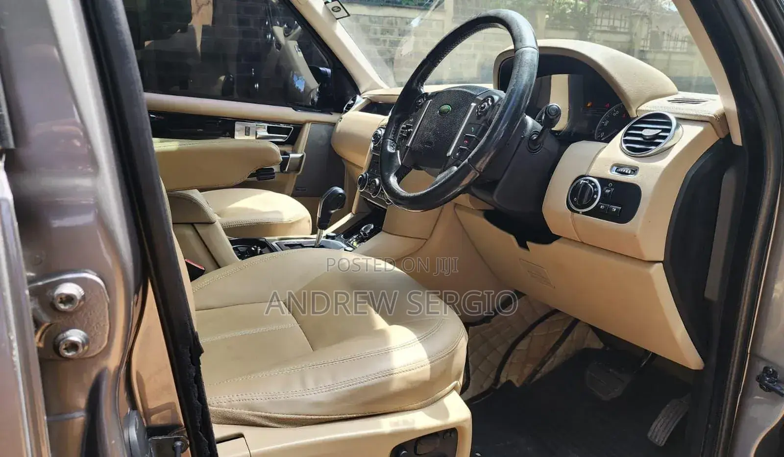 Land Rover Discovery 2010 Gray