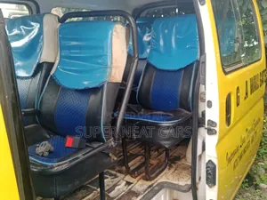 Nissan Caravan (Urvan) 2012 Yellow