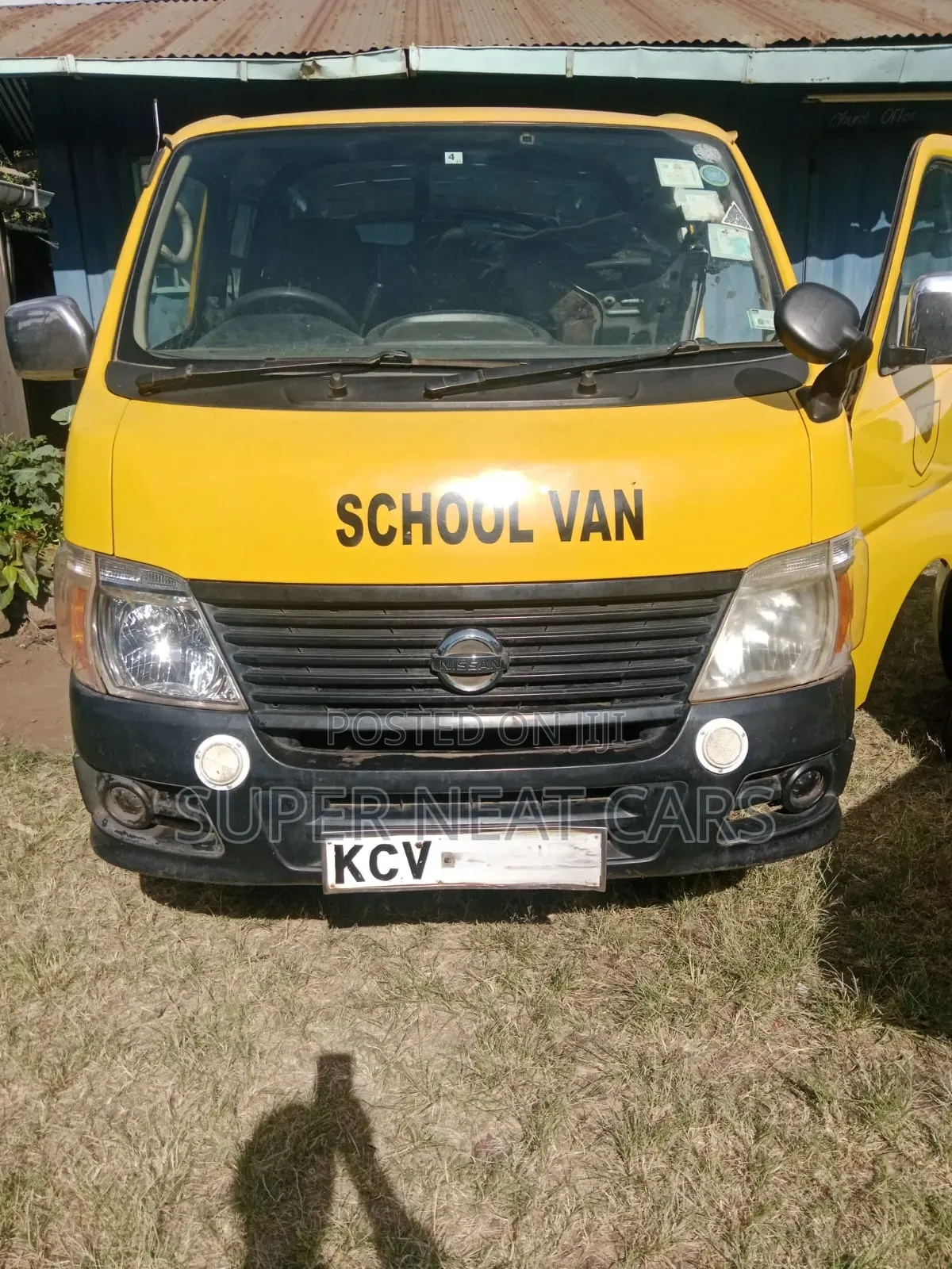 Nissan Caravan (Urvan) 2012 Yellow