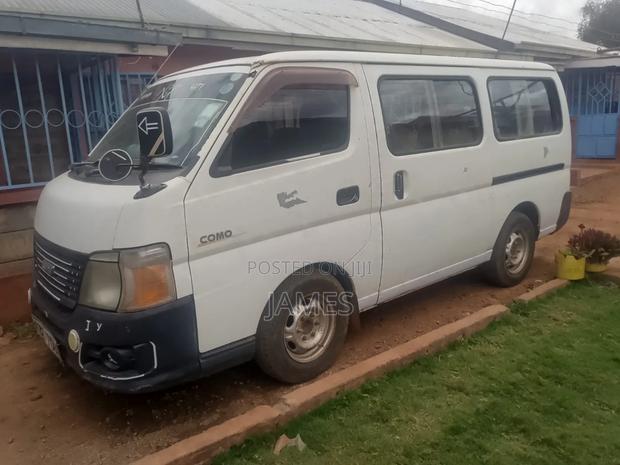 Nissan Caravan (Urvan) 2004 White