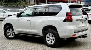 Toyota Land Cruiser Prado 2.8 2020 Pearl